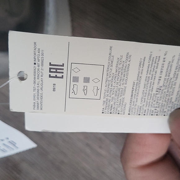 NWT Gap toddler boots - Picture 9 of 9